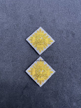 Epaulettes Shoulder Rank Gold Embroidered Bullion Wire Rank Pips On Grey Felt