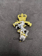 Royal Electrical and Mechanical Engineers REME Metal Beret Badge British Army Silver and Gold Cap Insignia