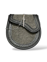 Title: Scottish Men’s Grey Tweed Kilt Sporran with Black Leather Trim, Pin Lock Closure