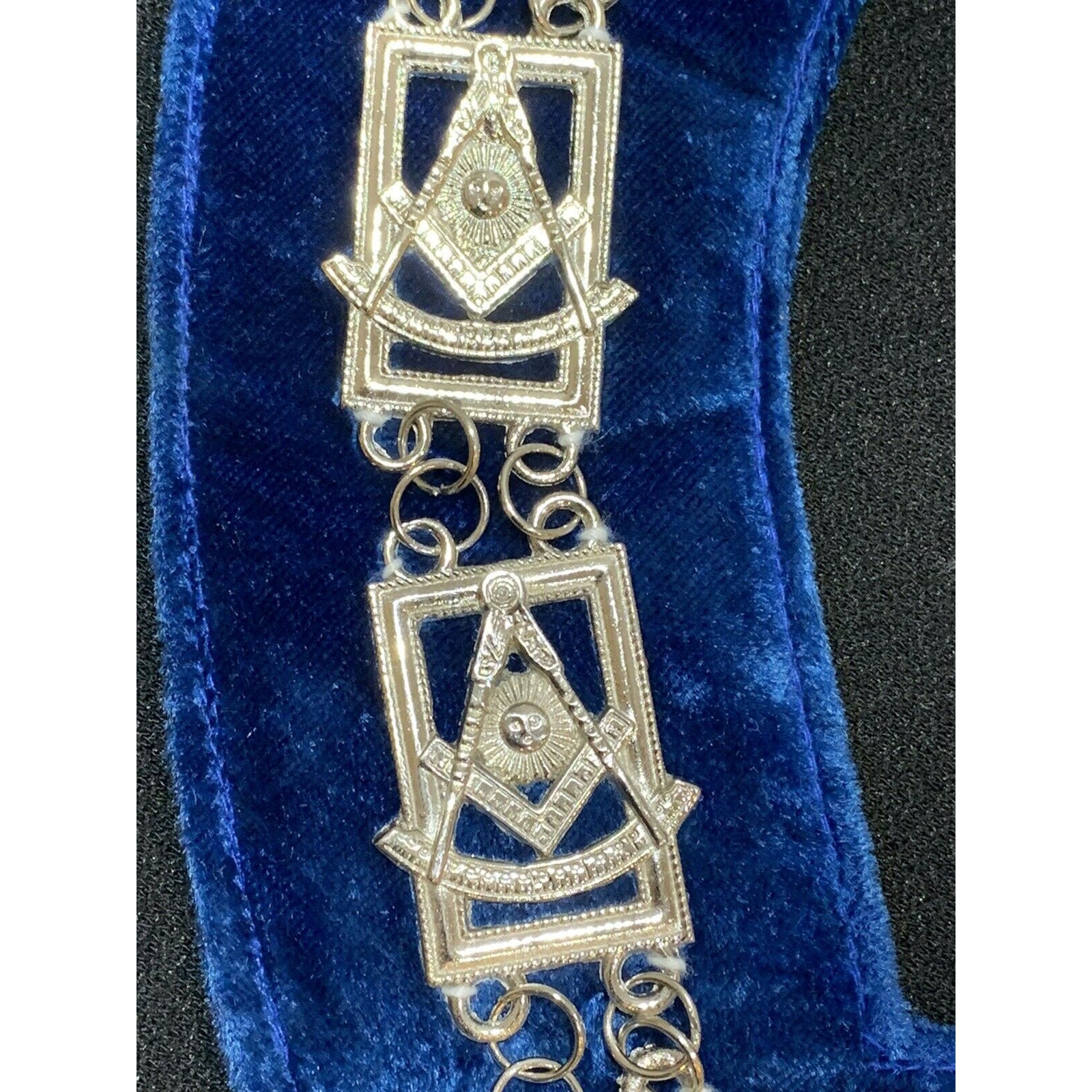 Masonic Regalia Past Master Metal Chain Collar On Blue Velvet Backing SILVER