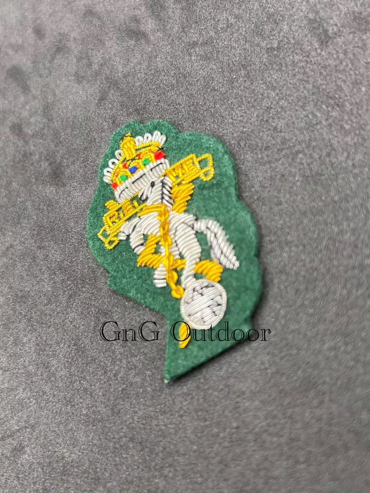 King’s Crown REME Officer’s Hand Embroidered Bullion Wire Beret Badge On Green