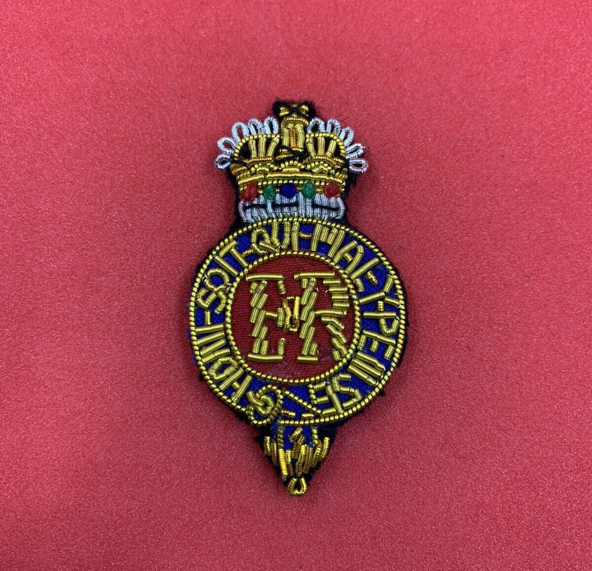 HOUSEHOLD CAVALRY WO’S OFFICER BERET BADGE HAND EMBROIDERED BULLION WIRE BADGE