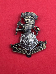 The Yorkshire Regiment Cap Badge British Army YR Metal Beret Slide Cap Badge