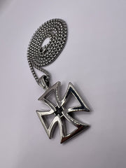 Iron Cross Silver Pendant Celtic Schwartz Knights Templar Maltese Pendant